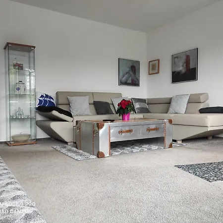 Waldhus * Иккериц