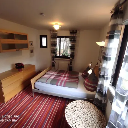 Waldhus Иккериц