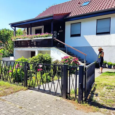 Waldhus * Иккериц